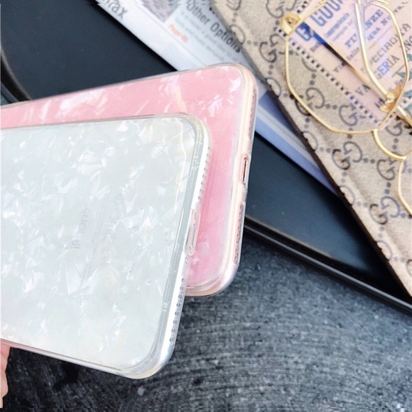 iPhone Pearl Shell Case - Picture 3 of 8